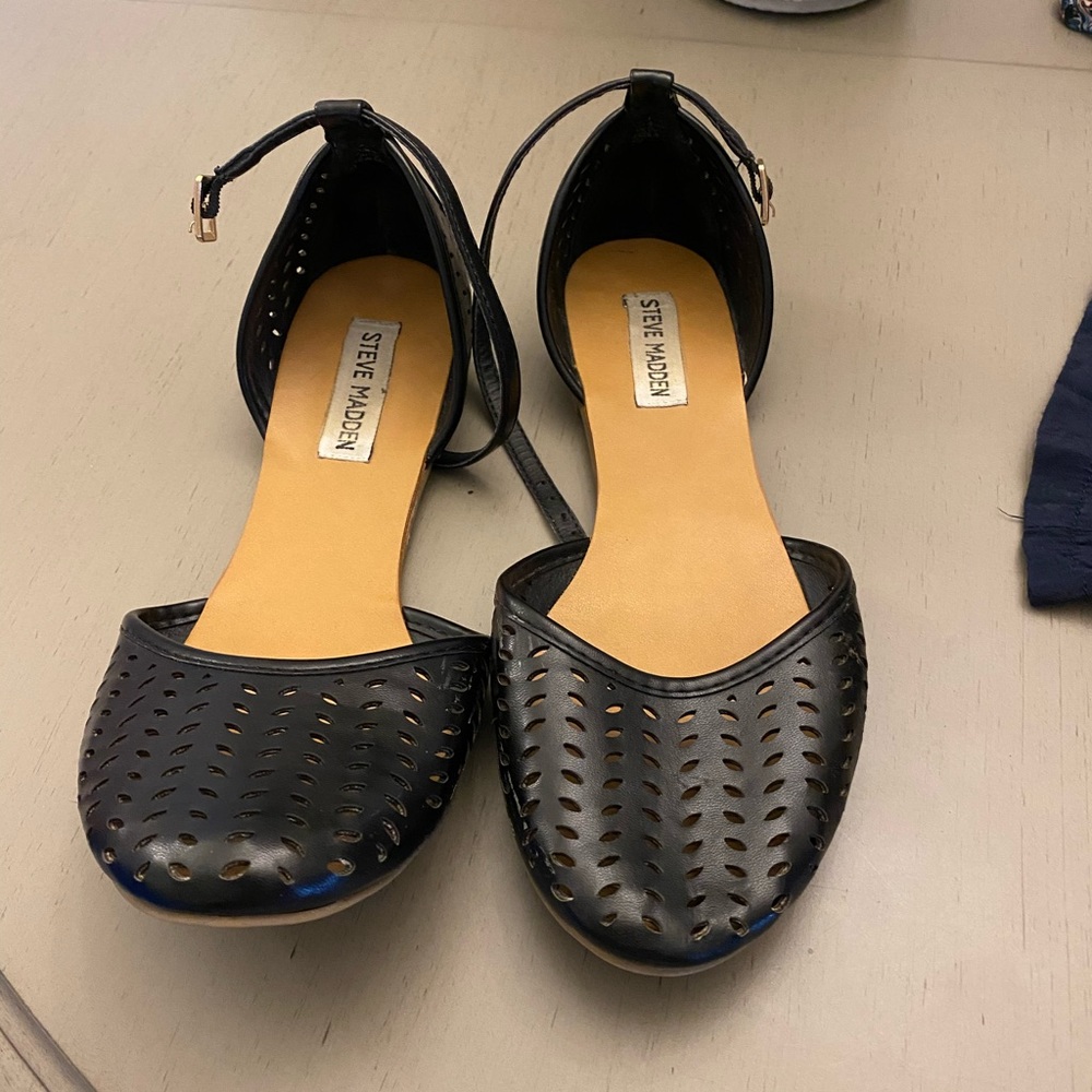Steve Madden black flats